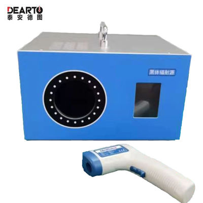 Fuente de calibración de cuerpo negro isotérmica de fabricación con un peso neto de aproximadamente 9 kg.